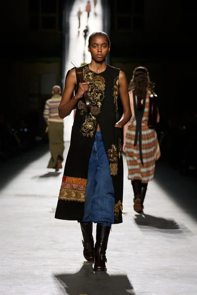 Look 36